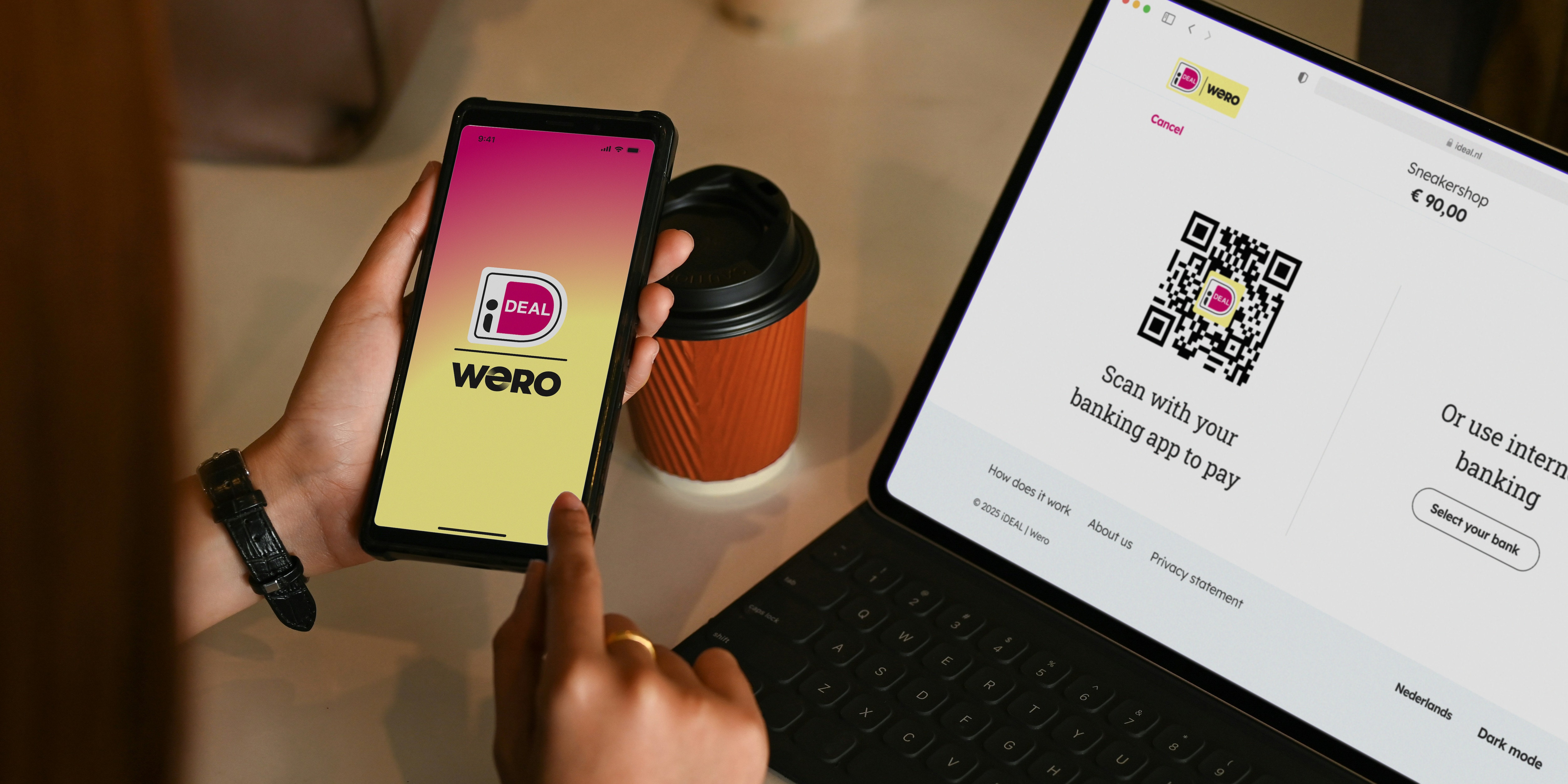 Online payment being done with WERO through smartphone